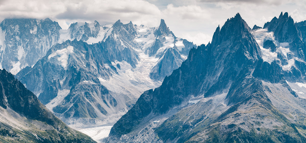 The snow peaks of France